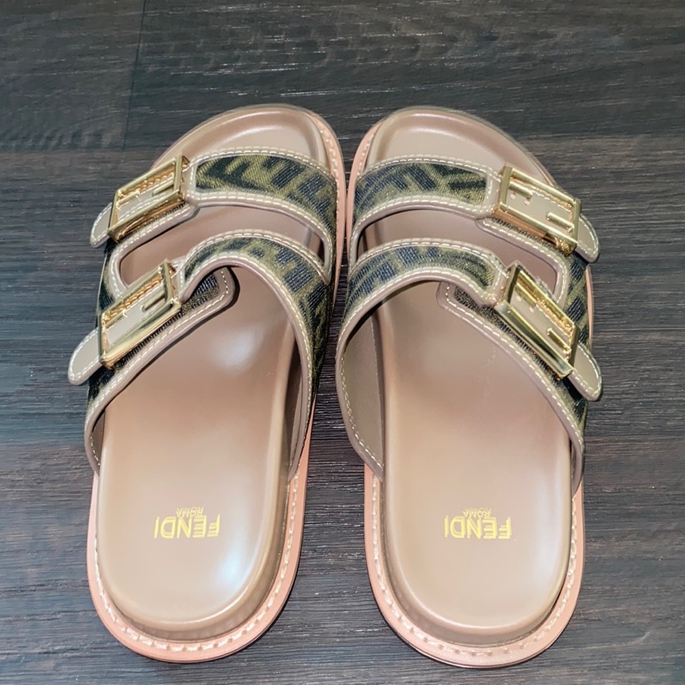 Fendi zucca slides